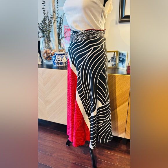 Reversible Maxi Wrap Skirt O/S - Picture 4 of 14